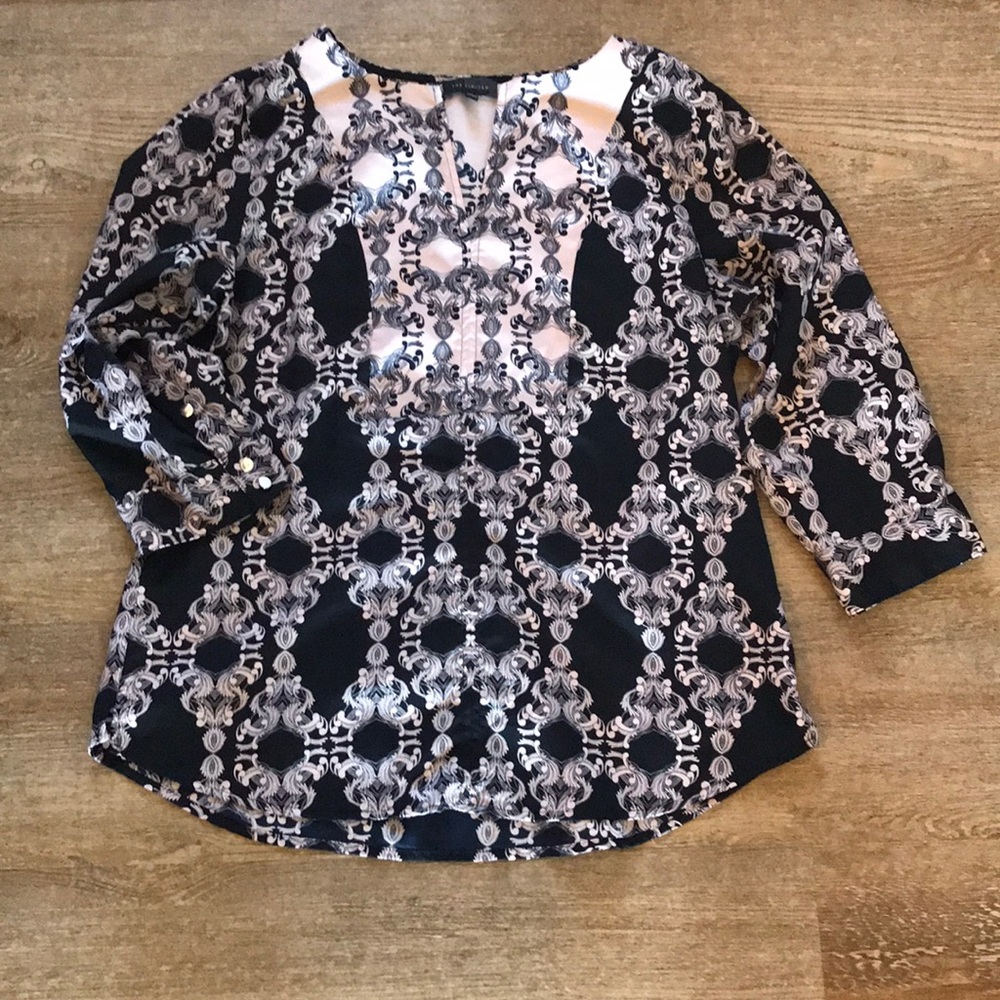 The Limited split front size M